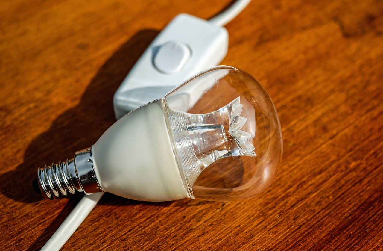 Jak oszczędzać prąd w domu?