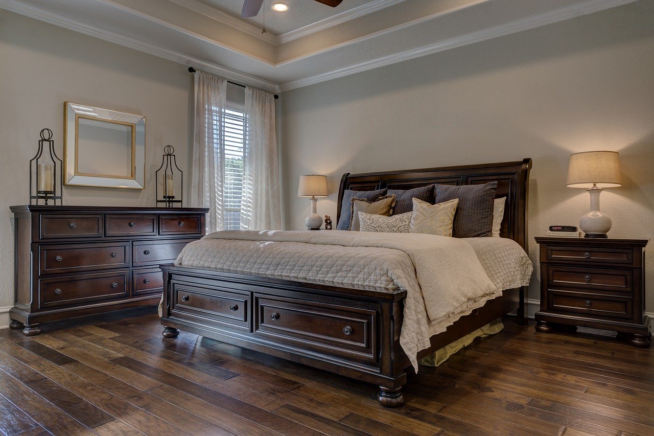 Łóżka z Litego Drewna – Trwałość i Elegancja w Twojej Sypialni